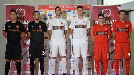 CSM Poli Iași insistă pentru transferul unui "câine", dar are de înfruntat multe obstacole. Fotbalistul lui Dinamo e "blocat" de Vasile Șiman 