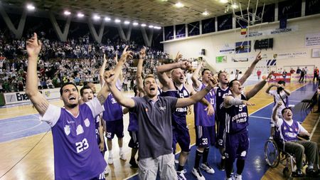 Timișoara, în finală!** Antrenorul și aproape toți jucătorii sunt la primul an la echipă