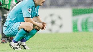 "3 ani?** Poate 3 meciuri!"