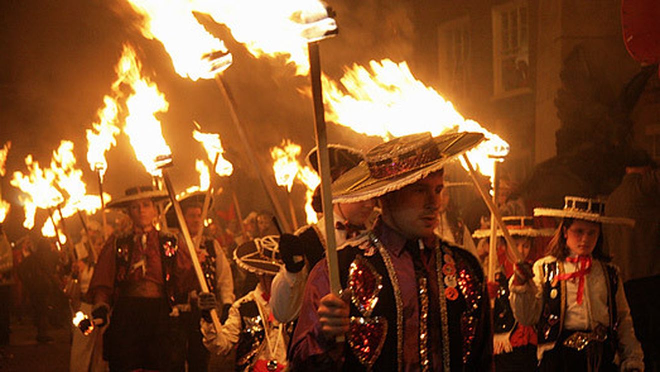 Balotelli, personaj central în celebra "Guy Faukes Night"!** O statuie care îl reprezintă pe italian va fi INCENDIATĂ‚