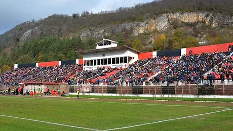 Reșițenii mai au de așteptat până să vadă o echipă de Liga 1 în Valea Domanului!** CSM Reșița nu joacă pe propriul teren meciul cu U Craiova din 16-imile Cupei României. Anunțul clubului