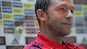 Lobonț: "E o onoare să jucăm alături de Chivu la națională!"