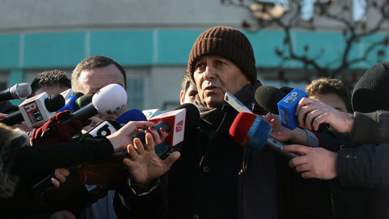 Il Luce a sărit peste sfaturile medicilor și a ieșit în frig pentru a-i ajuta pe sinistrați:** "Știu ce simt, și eu am trecut prin asta în iarna lui '56"