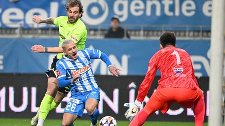 Cea mai controversată fază din Universitatea Craiova - Farul Constanța. Alex Mitriță a cerut penalty, dar Istvan Kovacs nu a fluierat nimic