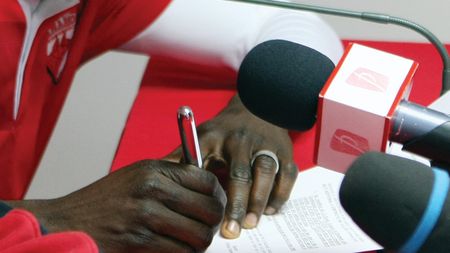 E oficial: îN''că DOY**E ani