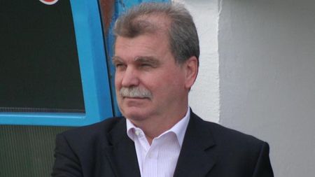 'Vamă n-are ce căuta la Dinamo!** Să se calce pe bombeu cu Borcea?'