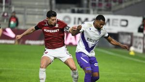 Ce se întâmplă cu Alex Dobre la Rapid, după ce a atacat public tactica lui Costel Gâlcă