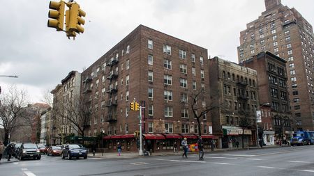 Bărbatul care a plătit 400 de milioane de dolari pe 1.000 de apartamente a câștigat 124.000 de dolari la pariuri