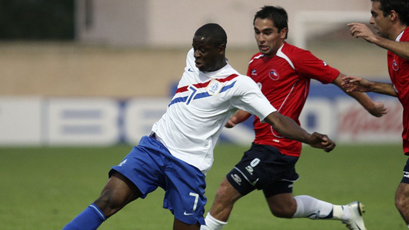 Clujenii, în al nouălea cer după ce l-au transferat pe Kivuvu:** "L-am luat pe Patrick Vieira"