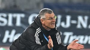 "U" Cluj vrea înapoi pe primul loc, după ce rivala CFR i-a "furat" fotoliul de lider. Cuvântul de care Sabău nu vrea să audă