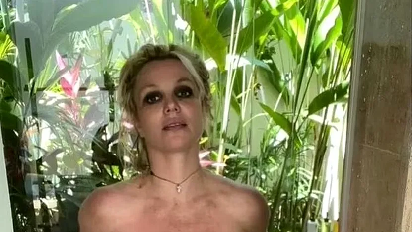 Britney Spears a pozat goală. Vedeta, gravidă, a stârnit controverse. „Este bolnavă”