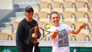 A lăsat racheta de tenis, pentru placa de surf. Cum își începe Simona Halep o dimineață în vacanță?