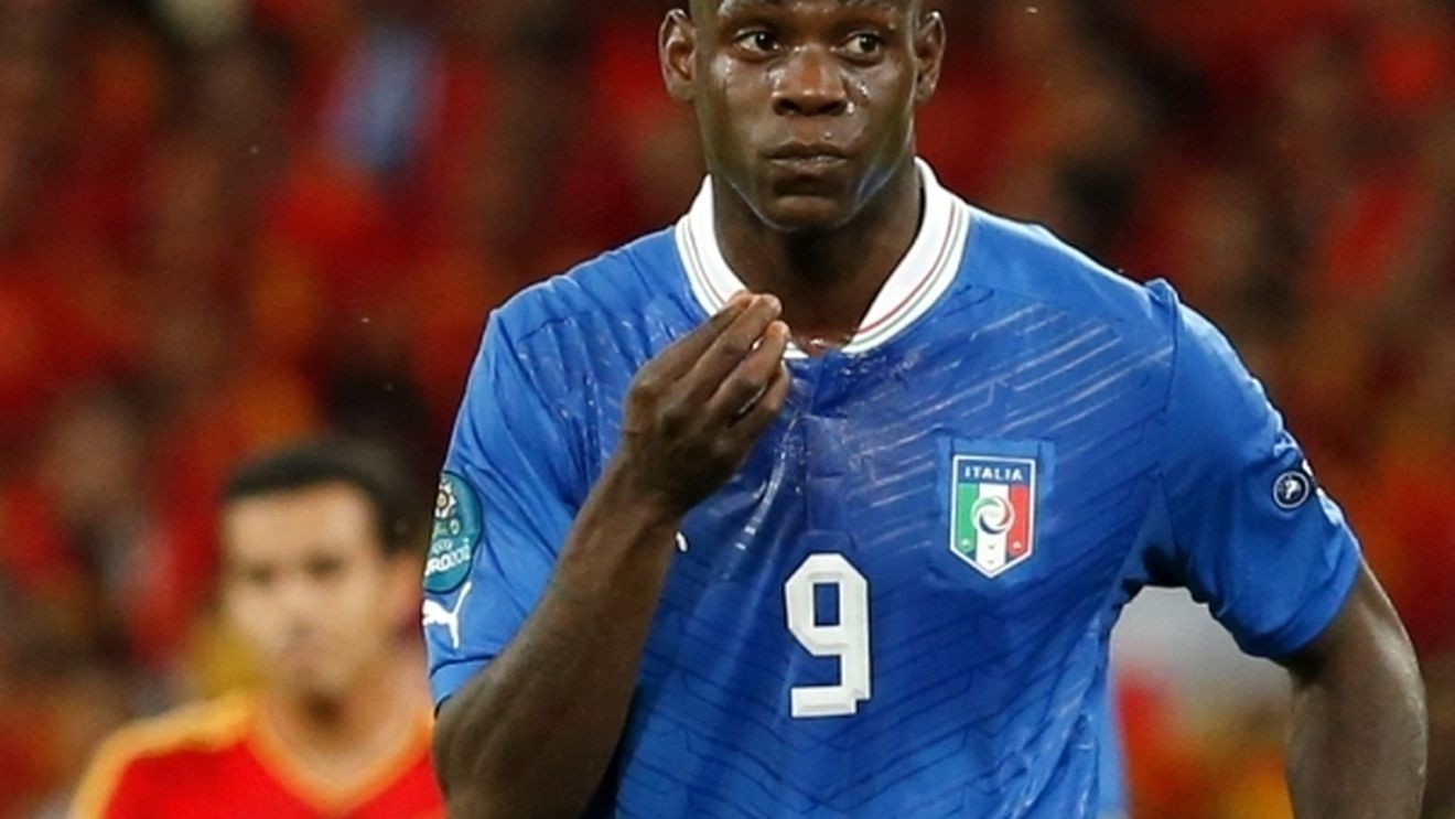 FOTO** Balotelli și-a pus din nou lumea fotbalului în cap! A pierdut locul de titular la City și Mancini îl avertizează: "Trebuie să se potolească"