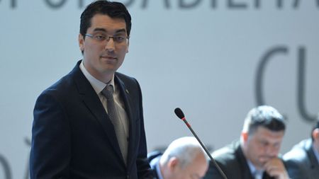 Burleanu, atacat dur de Florin Prunea: "E permanent în campanie electorală! Trăiești cu ideea ca președintele FRF a fost pus acolo să distrugă fotbalul"