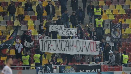 Victorie cu 3-0 pentru suporterii lui Hermannstadt.  Bannerul care a ridiculizat FCSB, continuarea ironiei de anul trecut "FCSB nu e Steaua, cine sunteți vOI?". VIDEO | Ce scria în mesajul pe care stewarzii l-au confiscat imediat