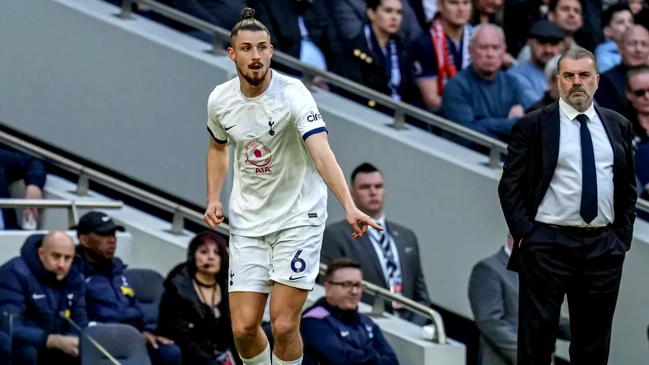 Radu Drăgușin nu merită asta! Ange Postecoglou i-a aplicat din nou un tratament nemilos românului în Tottenham - Brentford 3-1