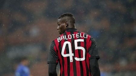 Balotelli, așteptat să revină în Anglia. Italienii scriu că Arsenal și Chelsea sunt pe urmele lui