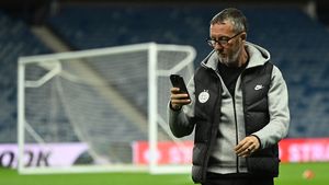 Meme Stoica l-a rugat pe Gigi Becali să bage un fotbalist: „Îl distrugem!”