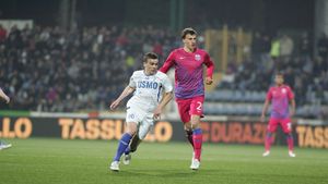 Nistor și-a prelungit contractul cu Pandurii Târgu Jiu. Noutățile din lotul oltenilor