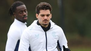 Răsturnare de situație în cazul Ianis Hagi. „Rangers face tot ce poate pentru a-l convinge să semneze un nou contract”