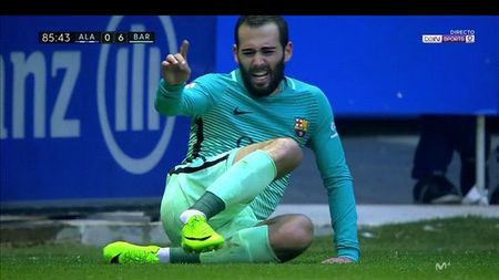 Sezon încheiat! Verdictul dat de medici după accidentarea oribilă suferită de Vidal. Luis Enrique: "Am știut de la început că e ceva serios"