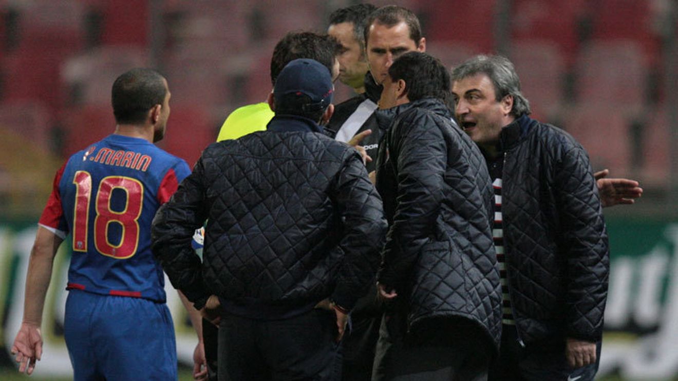 "Îl felicit pe hulitul Tudose,** postul de mijlocș central este foarte greu"