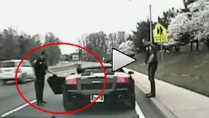 Tare :) Polițiștii care l-au oprit pe Batman în trafic! VIDEO Vezi ce surpriză au avut