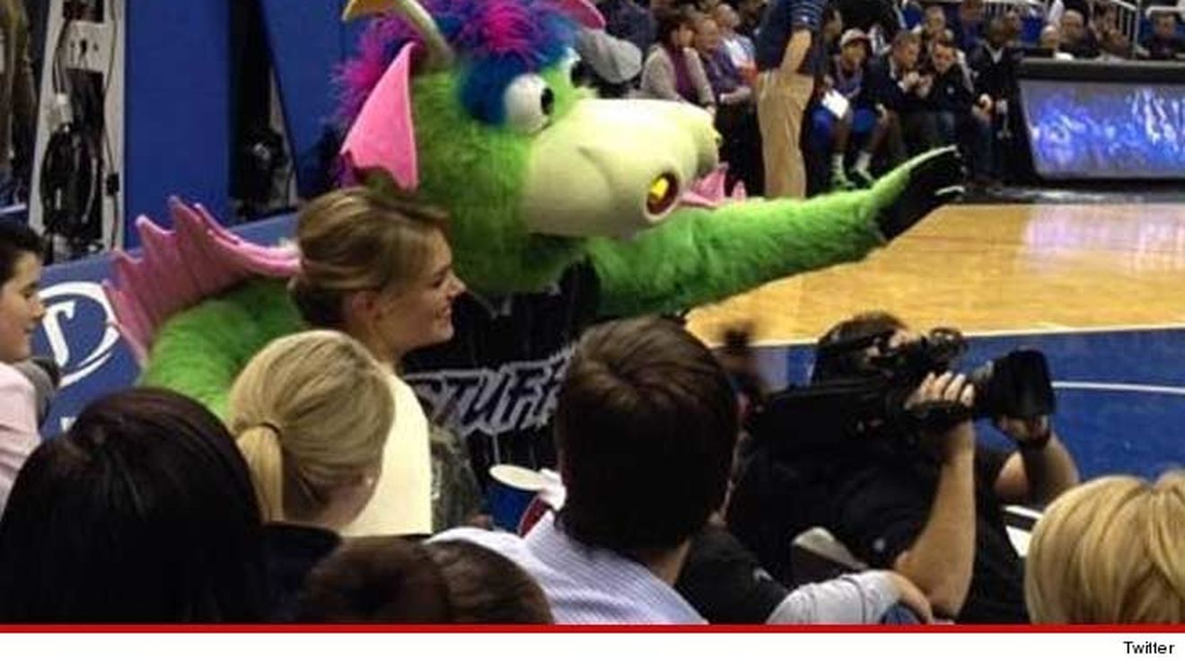 Kate Upton, cerută în căsătorie de mascota celor de la Orlando Magic