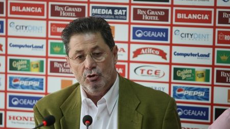 Cornel Dinu: "Am jucat ca la carnaval!** Suntem jalnici"