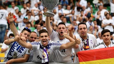 E și meciul fanilor! FOTO și VIDEO | Mesajele afișate de ultrașii lui Real și Atletico la marea finală a Ligii: "Valorile voastre ne fac pe noi să credem"