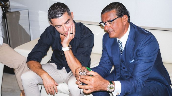 Cât costă ceasurile lui Cristiano Ronaldo: au apărut modelele „Flight of CR7” și „Heart of CR7”, pe care peste 90 la sută dintre români nu și le permit