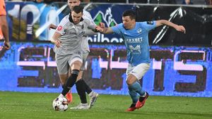 A jucat la FCSB, dar nu l-a convins pe Gigi Becali, apoi a mers la echipa finului patronului roș-albaștrilor! Acum, e gata de transferul la o echipă cu obiectiv play-off-ul Superligii