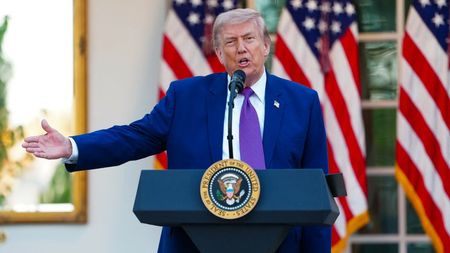 Trump a luat decizia. Ce se întâmplă cu garanția de 15.000 de dolari pe care turiştii care vin la Campionatul Mondial ar trebui să o prezinte pentru viză
