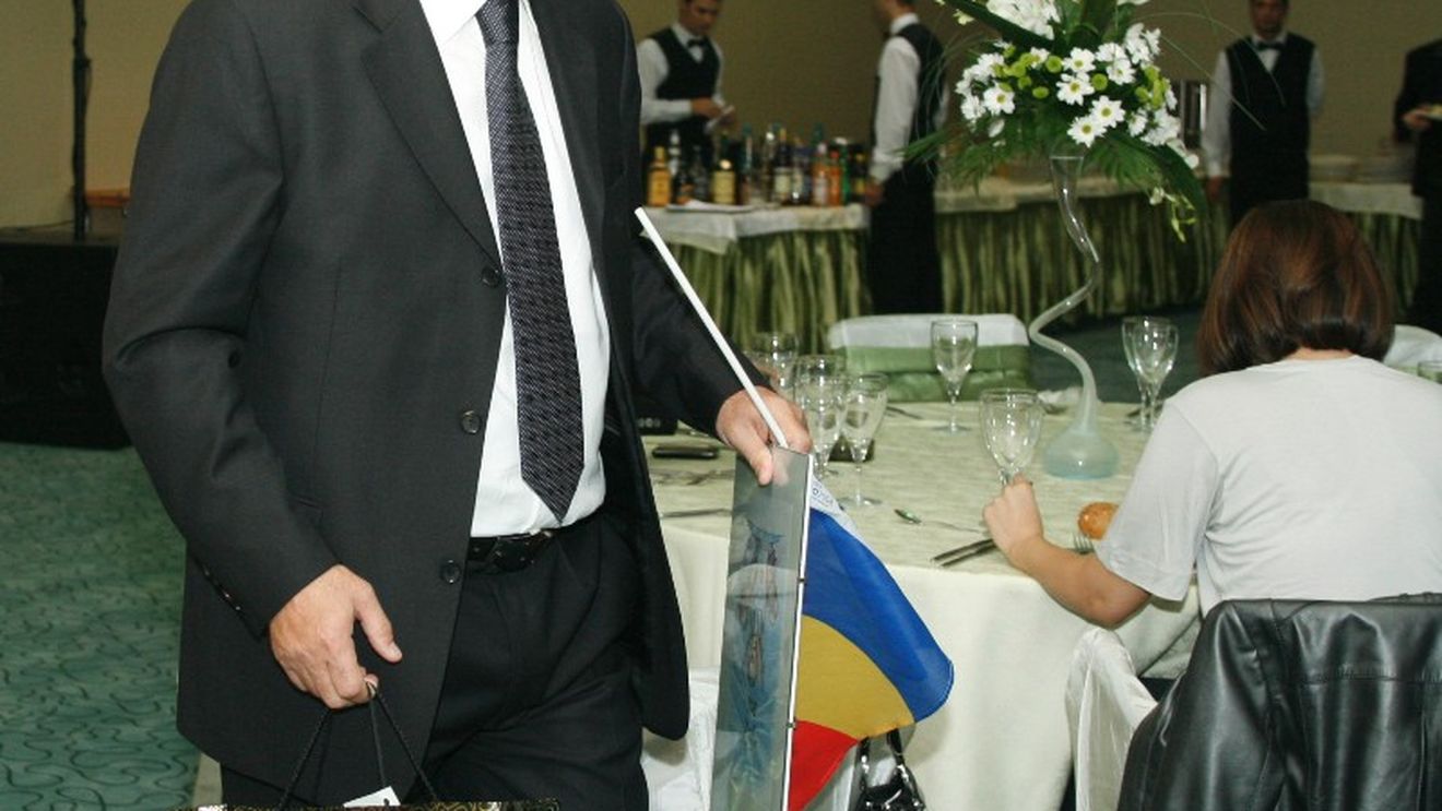 Mititelu cere o nouă atitudine** "Să nu ne mai lăsăm păcăliți de fripturile lui Sandu!"