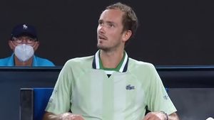 Se știu toți semifinaliștii la Australian Open! Daniil Medvedev, calificare cu scandal: „Cât de prost poate fi!?" Pe cine a jignit rusul | VIDEO