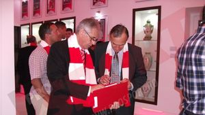 FOTO | Întâlnire cu istoria la muzeul CS Dinamo. Trecutul, prezentul și viitorul "câinilor" s-au intersectat într-o acțiune sub alb și roșu