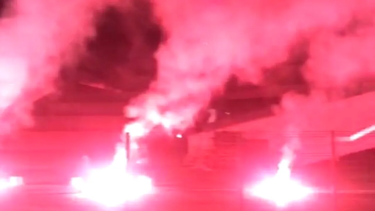Spectacol cu torțe și fumigene în Ghencea! Ce au sărbătorit suporterii de la CSA Steaua | VIDEO