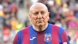 Bumbescu îi bate obrazul fotbalistului care a jucat la FCSB: „Era amărât și l-am ajutat mult! Îmi pare rău că nu spune asta”