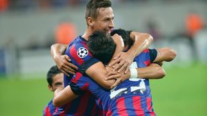 Unii dintre steliști nu și-au încasat salariile din iunie, patronul dă semnale de stabilitate. Ce sume așteaptă Steaua de la UEFA