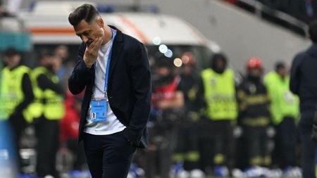 Universitatea Craiova s-a mai despărţit de un jucător. A treia plecare din lotul lui Mirel Rădoi. EXCLUSIV