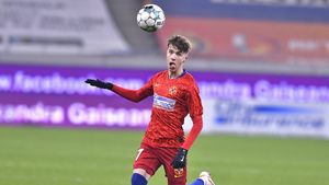 Octavian Popescu, tot mai stăpân pe el! „Sunt perseverent, muncitor și driblez bine”. Ce obicei are fotbalistul FCSB înainte să intre pe teren și în ce campionat vrea să joace | VIDEO
