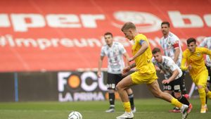 Tensiune și dezamăgire generală, pe Cluj Arena. Meciul dintre ”U” Cluj și Petrolul, câștigat pe teren de ploieșteni, dar pierdut de toți