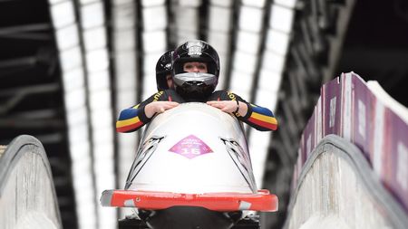 Performanță din piatră seacă. Echipajul de bob dublu feminin se află pe locul 9 la Mondiale, după primele două manșe. Sâmbătă sunt programate ultimele două coborâri