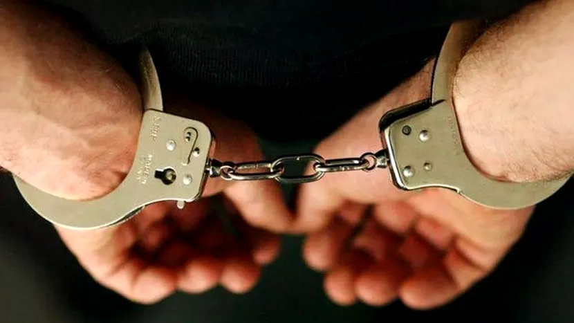 Un militar din Craiova, arestat după ce ar fi încercat să întrețină relații intime cu un băiat de 15 ani