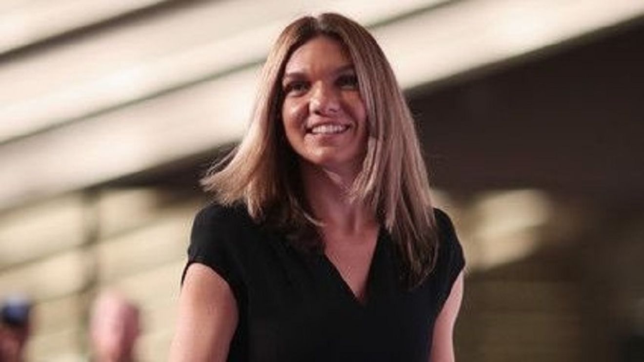 Simona Halep se răsfață din plin după accidentare! A mers la o terasă de fițe și a comandat tot ce a poftit | FOTO