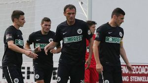 INTERVIU | Emil Jula: "U Cluj mi-a împlinit un vis. M-am bucurat ca un copil". Atacantul abia așteaptă duelul cu Miriuță și CFR