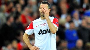 După ce a trăit 8 ani cu soția fratelui său, Giggs i-a făcut avansuri sexuale și altei femei din famile:** "Nu-și poate ține pantalonii pe el!"