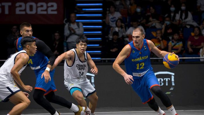 Tricolorii păstrează șanse de calificare în sferturile de finală la Mondialele de baschet 3x3 pentru tineret de la București. Zi decisivă, azi, pentru fete!