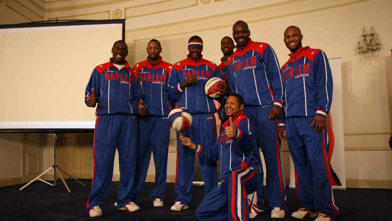 Foto / Harlem Globetrotters, gata de marele show