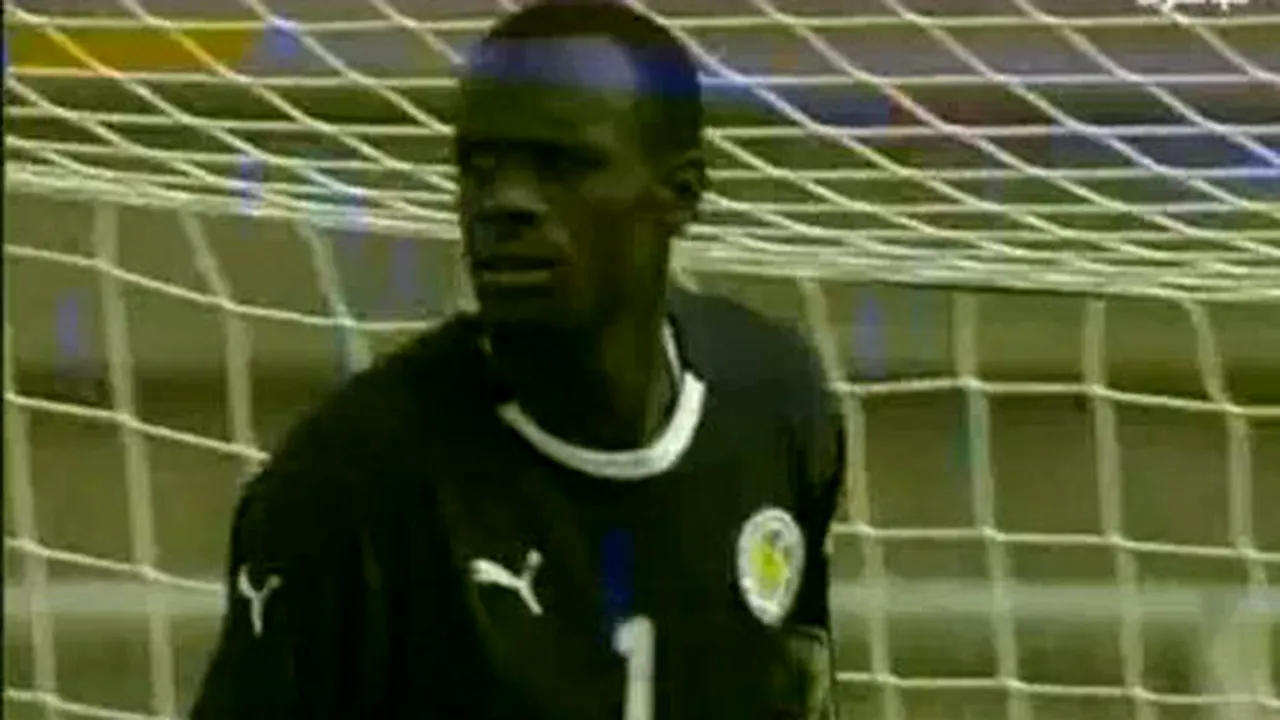 EXCLUSIV**  VIDEO/ Filiera africană! Dinamo îl aduce în probe pe Ba, un colos senegalez!